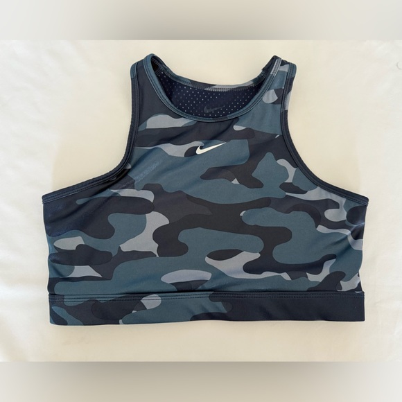 Nike Women's Dri Fit Swoosh Iridescent Blue‎ Camo Sports Bra Size Medium - Picture 1 of 10